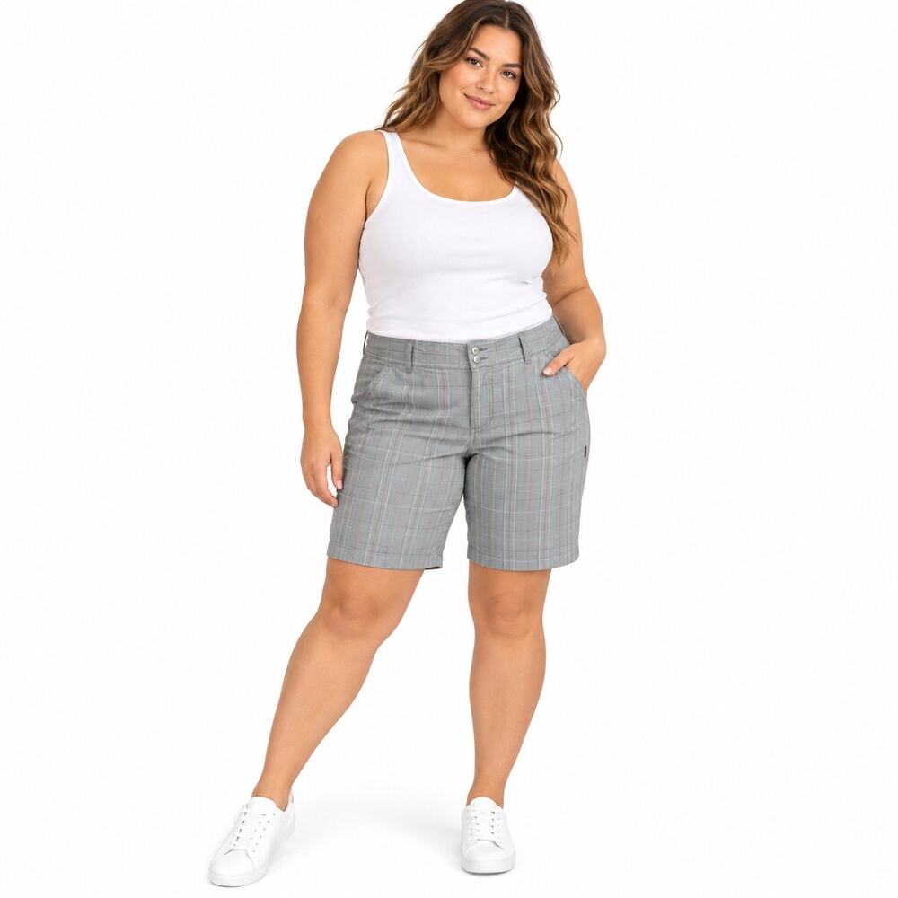 Columbia Womens Blackberry Ridge Bermuda Shorts Plaid Gray Blue Size 14 NWT